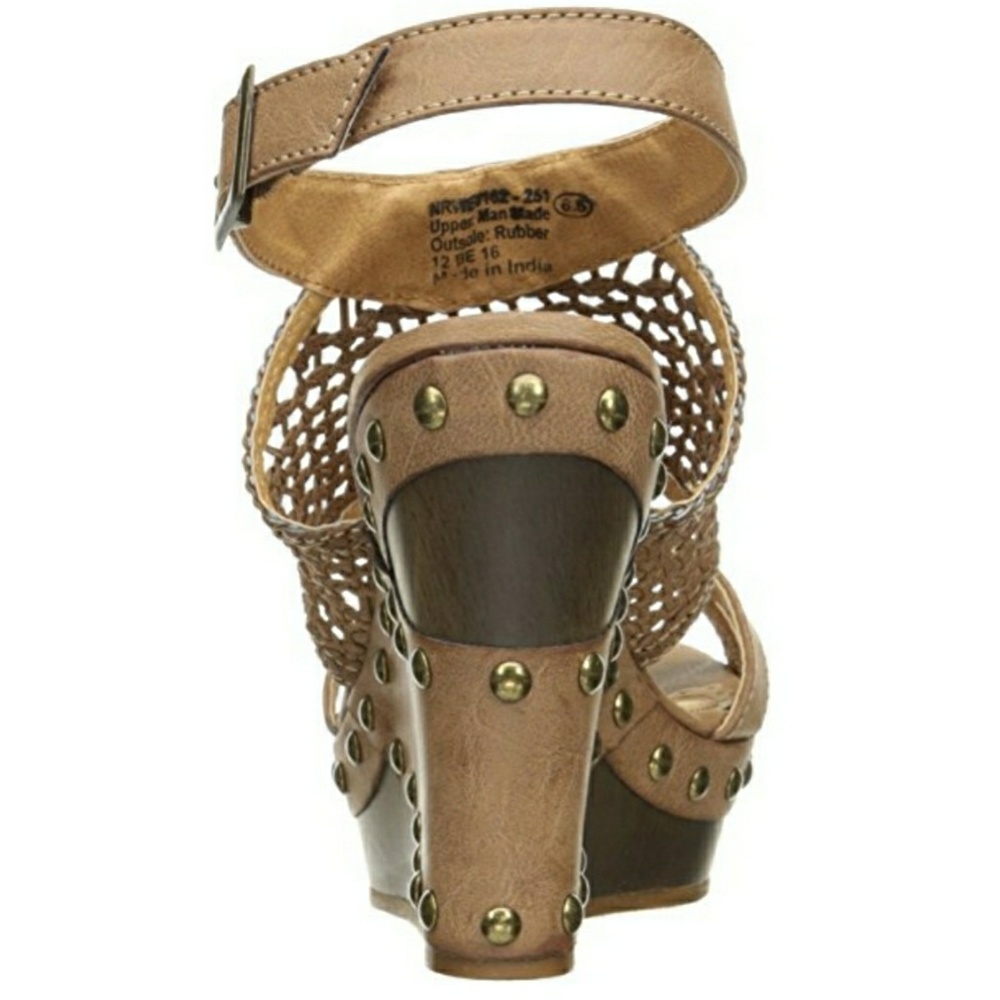 ⚘️Not Rated Coralie Faux Leather Studded Sandals - Picture 4 of 8